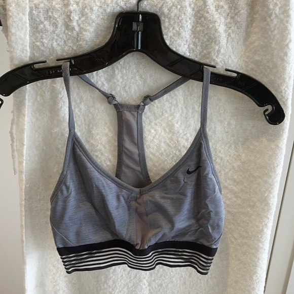 Nike sports bra - Picture 1 of 1